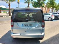 Usado Ford Tourneo Connect Titanium 150 CV (110 kW) 2025 Plata stardust (metalizado) Monovolumen