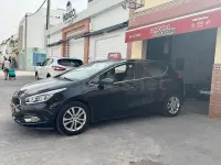 Usado Kia Ceed GT 90 CV (66 kW) 2015 Negro Berlina