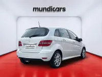 Usado Mercedes B180 109 CV (80 kW) 2011 Blanco Monovolumen