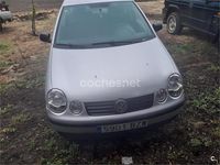Usado VW Polo Conceptline 65 CV (47 kW) 2002 Gris / plata Berlina