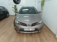 Usado Toyota Auris Hybrid Advance 136 CV (100 kW) 2013 Marrón Familiar