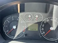 Usado Ford Fiesta Trend 80 CV (58 kW) 2006 Rojo Utilitario
