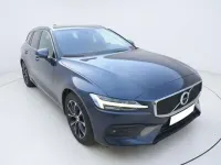 Usado Volvo V60 Momentum 150 CV (110 kW) 2021 Azul Familiar
