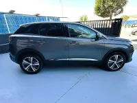 Usado Peugeot 3008 Allure 131 CV (96 kW) 2022 Gris SUV