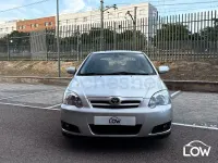 Usado Toyota Corolla Sol 90 CV (66 kW) 2005 Gris / plata Berlina