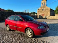 Usado Seat Cordoba Reference 100 CV (73 kW) 2005 Granate Berlina