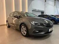Usado Opel Astra Elegance 110 CV (80 kW) 2019 Gris / plata Berlina