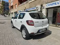Usado Dacia Sandero Stepway 90 CV (66 kW) 2016 Blanco Berlina