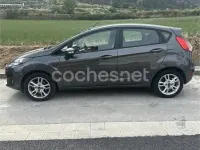 Usado Ford Fiesta Trend 82 CV (60 kW) 2017 Gris / plata Utilitario