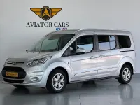 Usado Ford Tourneo Connect Titanium 120 CV (88 kW) 2017 Gris / plata Monovolumen