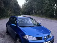 Usado Renault Mégane Dynamique 100 CV (73 kW) 2005 Azul Berlina