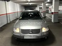 Usado VW Passat Highline 150 CV (110 kW) 2002 Gris / plata Berlina