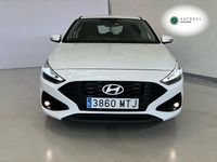 Usado Hyundai i30 120 CV (88 kW) 2025 Blanco Berlina