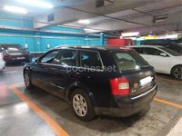 Usado Audi A4 130 CV (95 kW) 2004 Azul Familiar