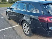 Usado Opel Insignia Business 140 CV (102 kW) 2015 Negro Familiar