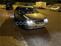 Usado Mercedes C200 Avantgarde 163 CV (119 kW) 2002 Gris / plata Berlina