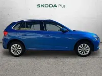 Usado Skoda Kamiq Ambition 110 CV (80 kW) 2022 Azul SUV