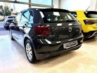 Usado VW Polo Advance 95 CV (69 kW) 2020 Gris / plata Utilitario