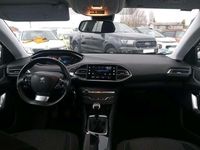 Usado Peugeot 308 Active 131 CV (96 kW) 2021 Blanco Familiar