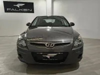 Usado Hyundai i30 Comfort 109 CV (80 kW) 2009 Gris / plata Berlina