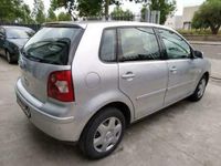 Usado VW Polo Trendline 65 CV (47 kW) 2002 Gris Berlina