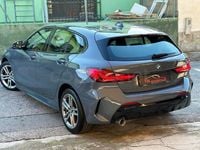 Usado BMW 118 M Sport 136 CV (100 kW) 2021 Gris / plata Utilitario