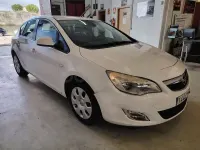 Usado Opel Astra Essentia 95 HP (69 kW) 2011 Branco Sedan