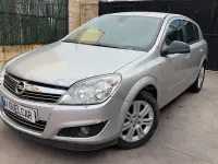 Usado Opel Astra Energy 110 CV (80 kW) 2009 Gris / plata Berlina