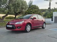 Usado Citroën C4 88 CV (64 kW) 2010 Granate Berlina
