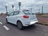 Usado Seat Ibiza CONNECT 95 CV (69 kW) 2015 Blanco Berlina