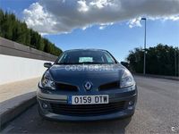 Usado Renault Clio II Privilege 100 CV (73 kW) 2005 Azul Berlina