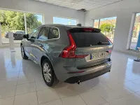 Usado Volvo XC60 Momentum 197 CV (144 kW) 2021 Gris / plata SUV