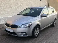 Usado Kia Ceed 90 CV (66 kW) 2011 Gris / plata Utilitario