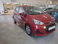 Usado Hyundai i10 GO! 66 CV (48 kW) 2019 Rojo Utilitario