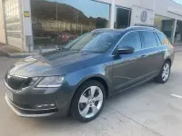 Usado Skoda Octavia Style 150 CV (110 kW) 2020 Gris / plata Familiar
