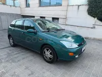 Usado Ford Focus Trend 115 CV (84 kW) 2001 Verde Berlina