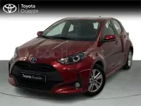 Usado Toyota Yaris Hybrid Active 116 CV (85 kW) 2021 Rojo Berlina