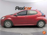 Usado Toyota Yaris Hybrid Active 116 CV (85 kW) 2023 Rojo Utilitario
