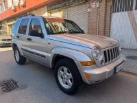 Usado Jeep Cherokee Limited 163 CV (119 kW) 2008 Gris / plata SUV