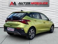 Usado Hyundai i20 100 CV (73 kW) 2023 Amarillo Berlina