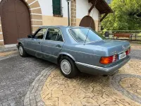 Usado Mercedes 260 166 CV (122 kW) 1986 Azul Berlina