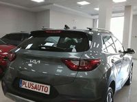 Usado Kia Stonic 79 CV (58 kW) 2023 Gris SUV