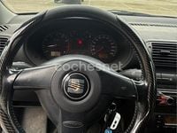 Usado Seat Leon 105 CV (77 kW) 2003 Negro Utilitario
