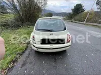 Usado Nissan Micra Visia 65 CV (47 kW) 2005 Amarillo Berlina