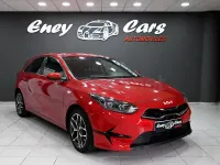 Usado Kia Ceed Style 120 CV (88 kW) 2023 Rojo Utilitario