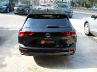 Usado VW Golf VIII Life 110 CV (80 kW) 2023 Negro Familiar