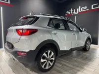 Usado Kia Stonic 101 CV (74 kW) 2022 Gris / plata SUV