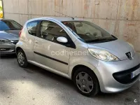 Usado Peugeot 107 Urban Move 54 CV (39 kW) 2007 Gris / plata Utilitario