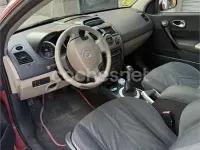 Usado Renault Mégane Cabriolet Authentique 115 CV (84 kW) 2004 Rojo Descapotable
