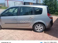 Usado Renault Scenic E-Tech Dynamique 120 CV (88 kW) 2005 Gris / plata Monovolumen
